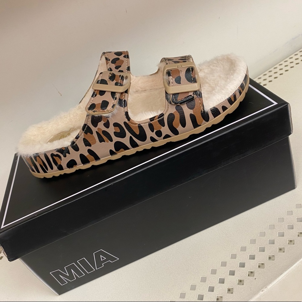 Mia Sandals